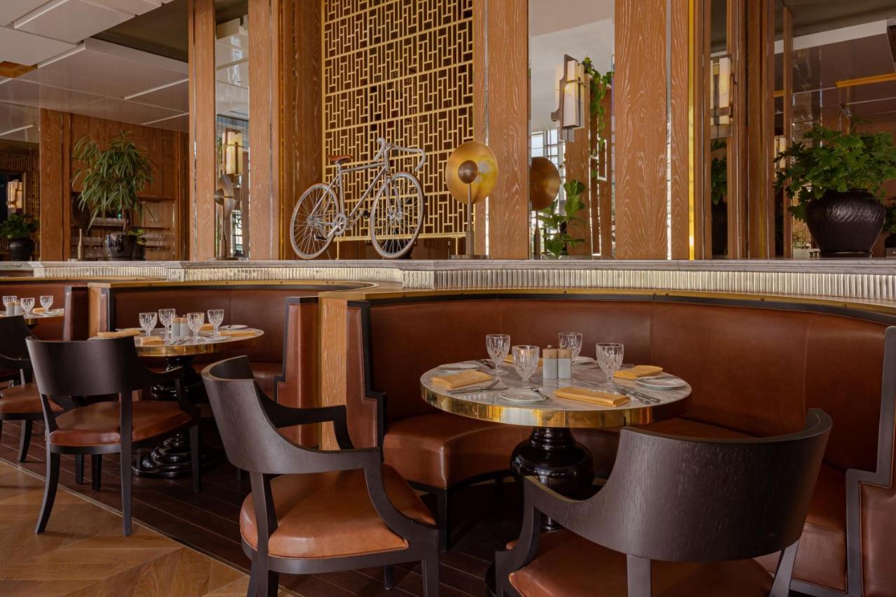 The Ritz-carlton,