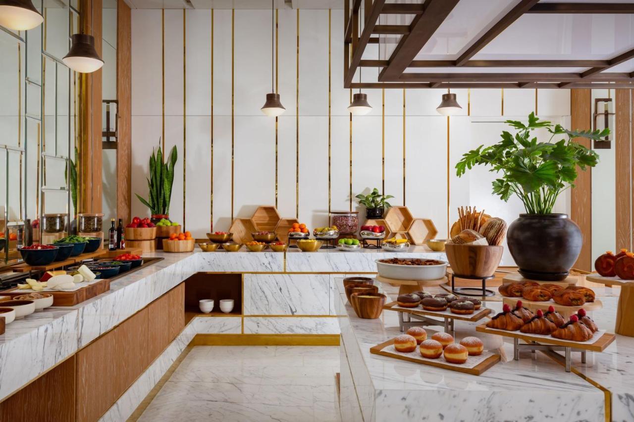 होटल The Ritz-carlton, Baku
