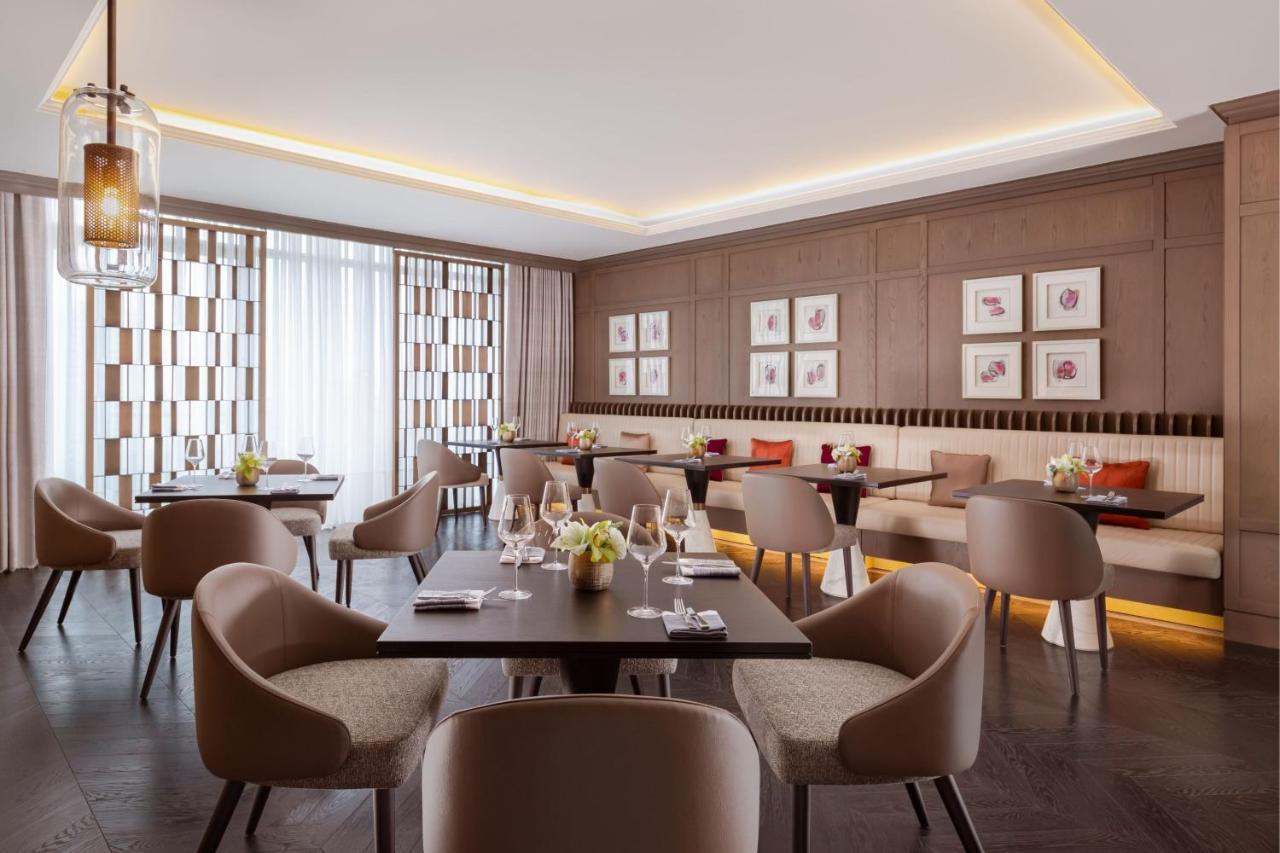 The Ritz-carlton, Hotel